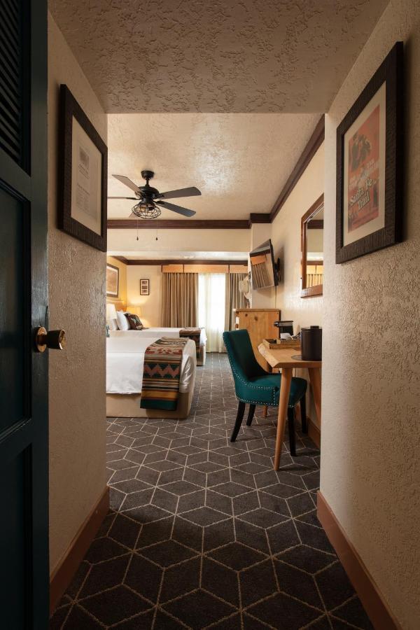 El Rancho Hotel 2*
