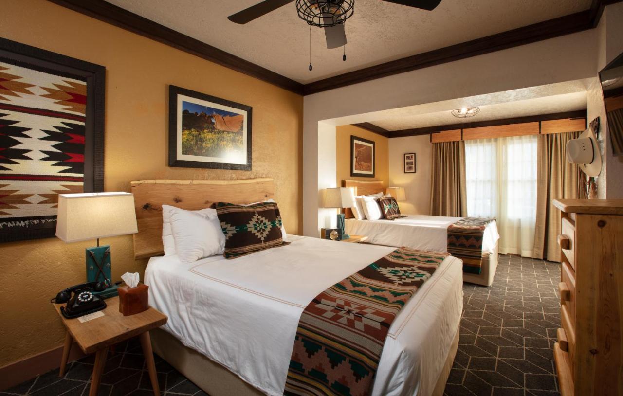 El Rancho Hotel 2*